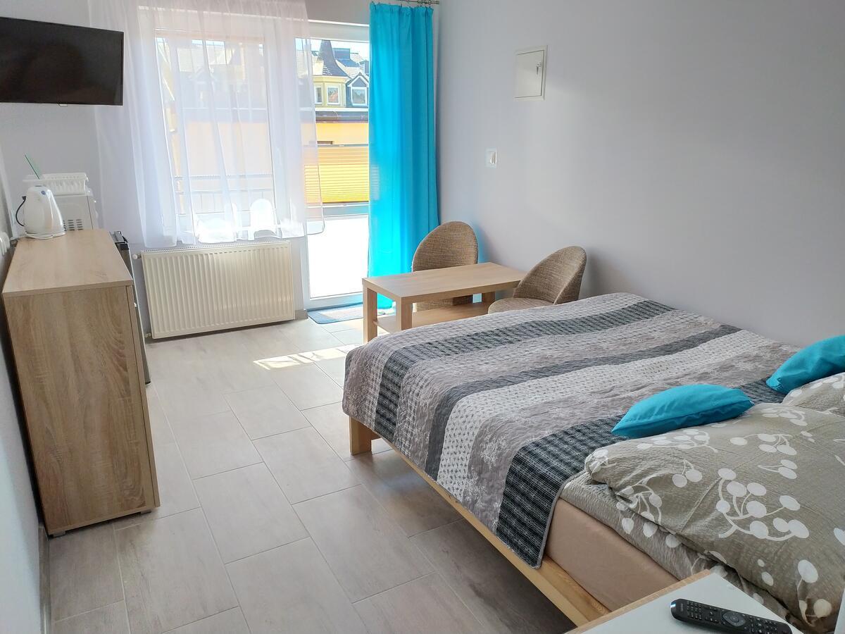 Moris 2 Pokoje Goscinne Łeba Extérieur photo